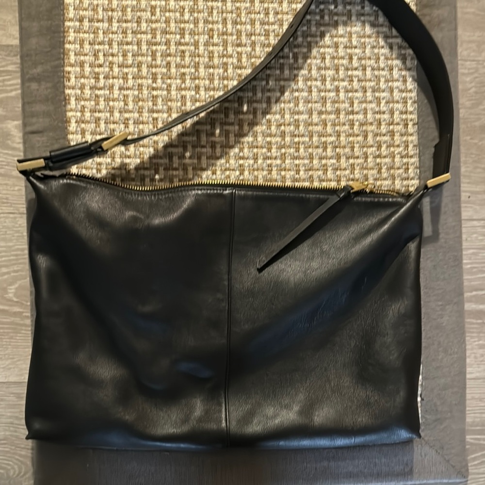 Elegant Black Leather Shoulder Bag